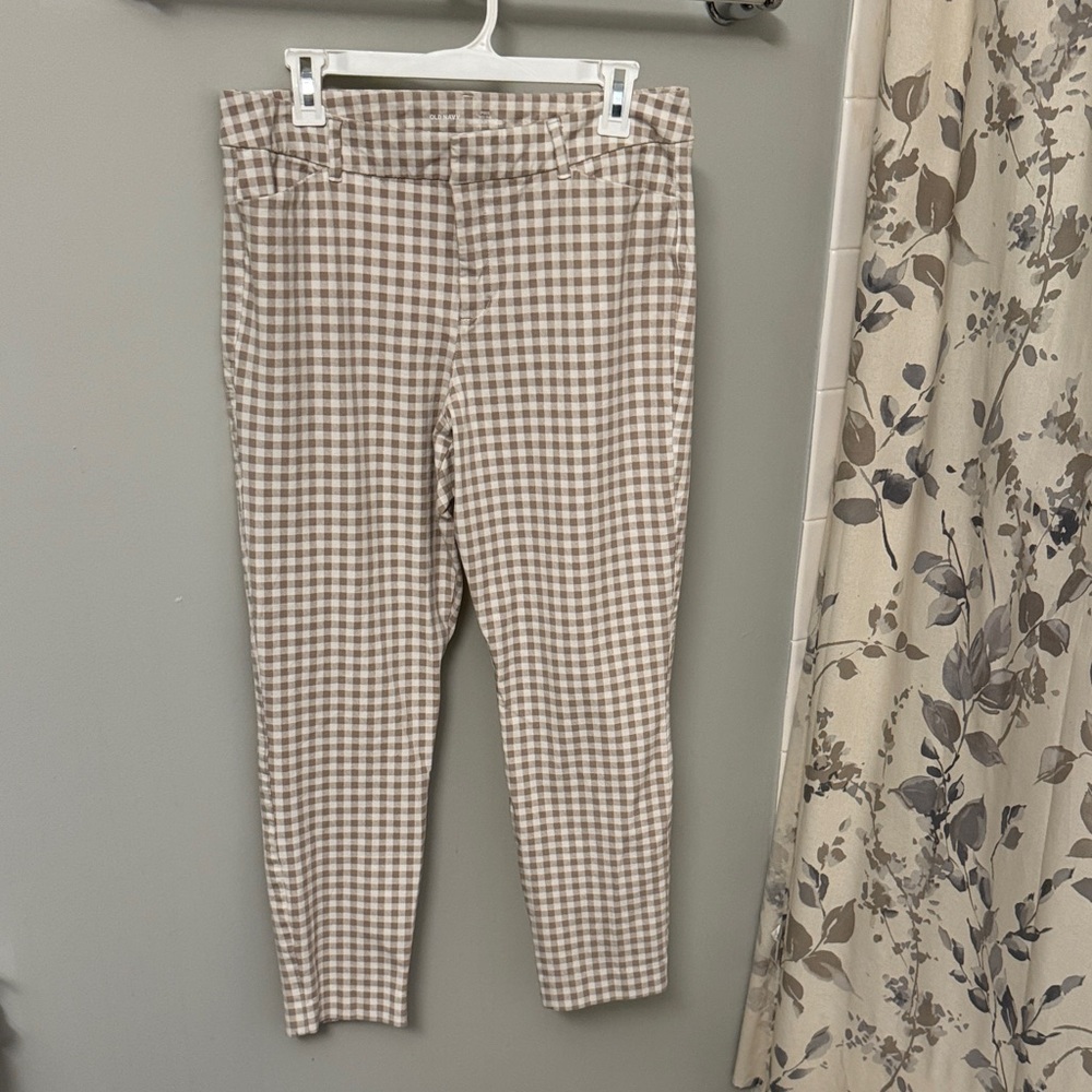 Women’s Old Navy Pixie High Rise Pants